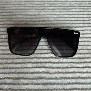 QUAY NIGHTFALL EXTRA LARGE - BLACK / SMOKE POLARIZED